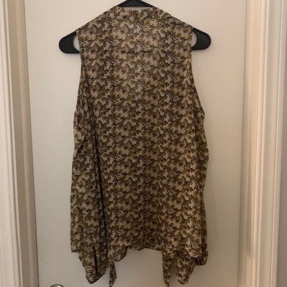 Open Shoulder Blouse - Picture 2 of 5